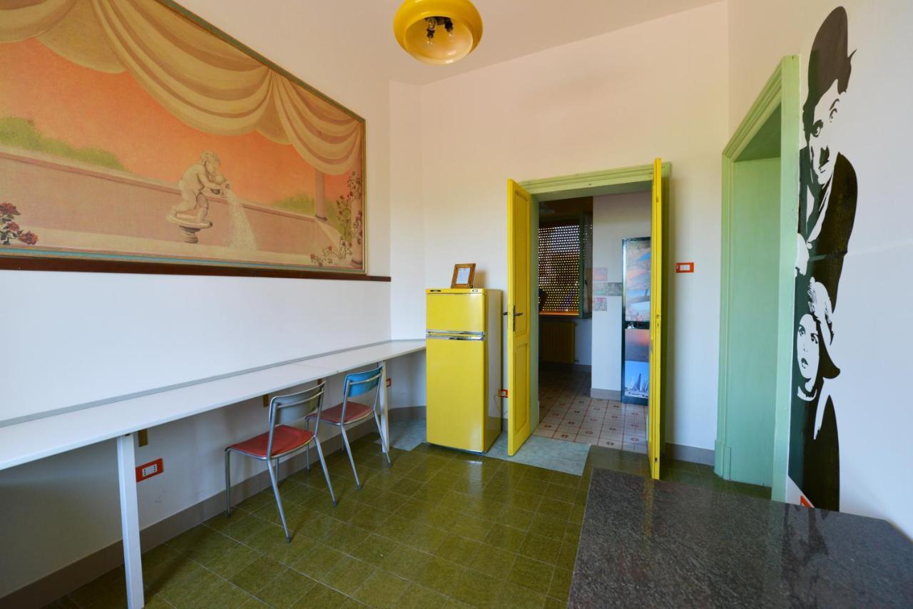Ostello La Stazione Alba Adriatica Eksteriør billede