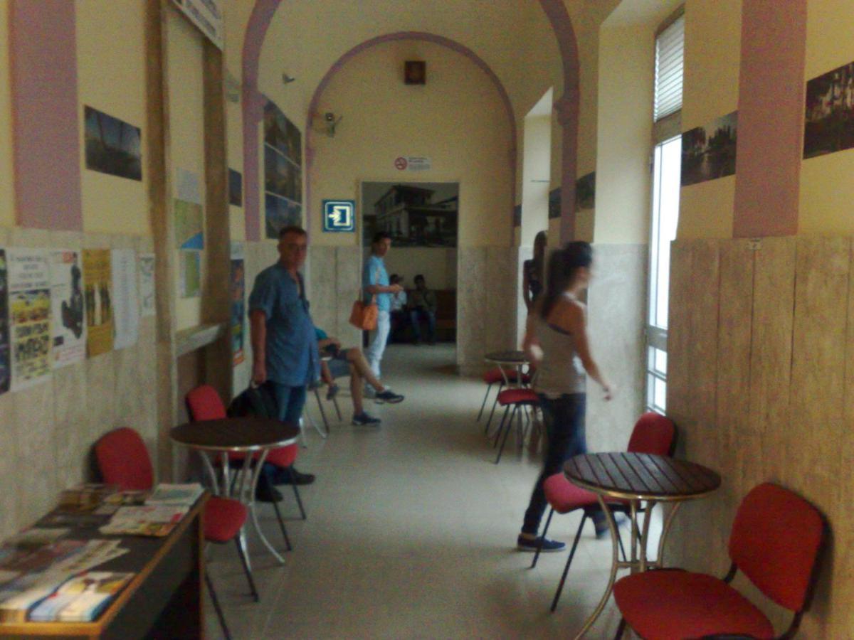 Ostello La Stazione Alba Adriatica Eksteriør billede